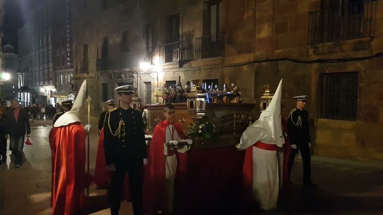 Procesion Jesus Cautivo Oviedo 2023 Jueves Santo con liberacion preso