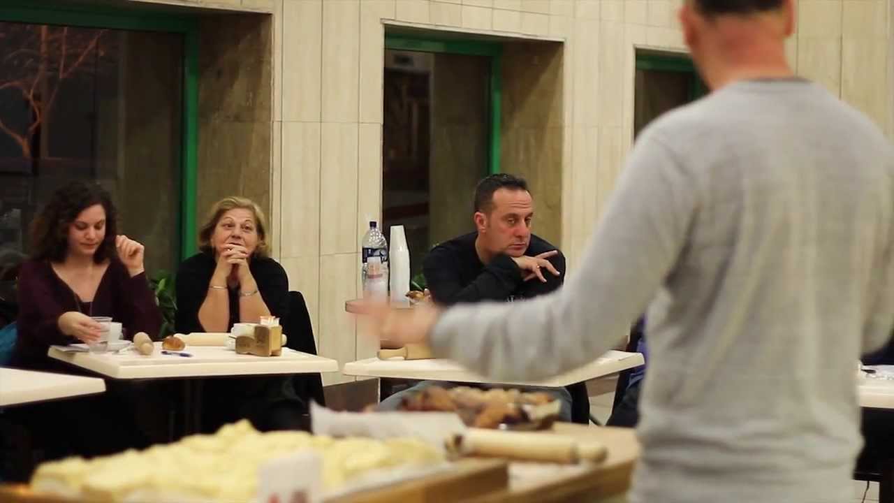 איך מכינים עוגת שמרים? תקציר דקה של סדנת אפיה