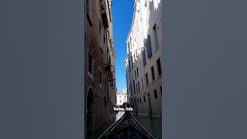 Gondola ride in Venice, Italy. #venice #gondola