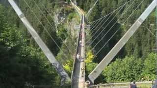 Wanderung auf dem Luis Trenker Weg bei der  Benni Raich Brücke / Österreich