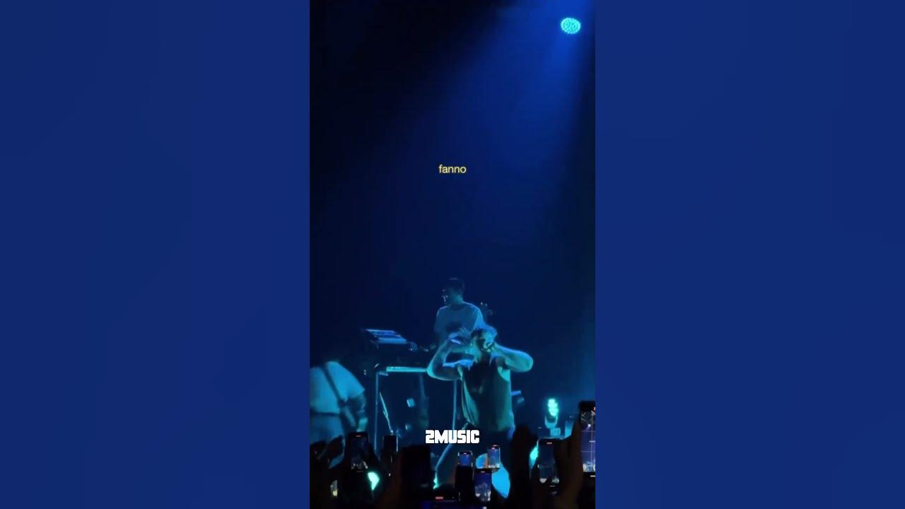 OLLY canta “MENOMALE CHE C’È IL MARE” al CONCERTO