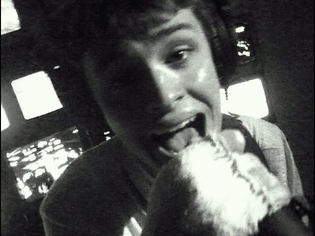 Christian Leave - Hearts Melt (Live On The Internet)