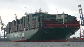 World´s longest container ship CSCL GLOBE - Maiden call at Hamburg