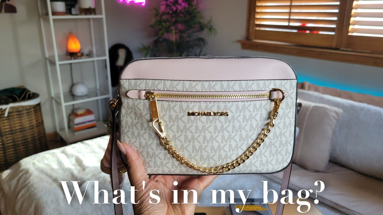 What's in my bag?  Michael Kors Jet Set Large Logo Crossbody