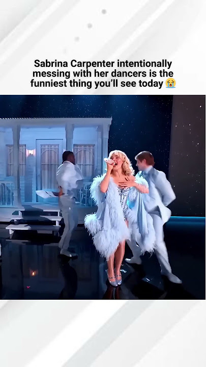 Not Sabrina Carpenter purposely annoying her dancers mid performance 😭💅