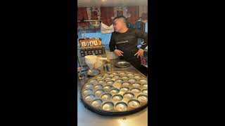 Live Golden Pancakes Egg Burgers