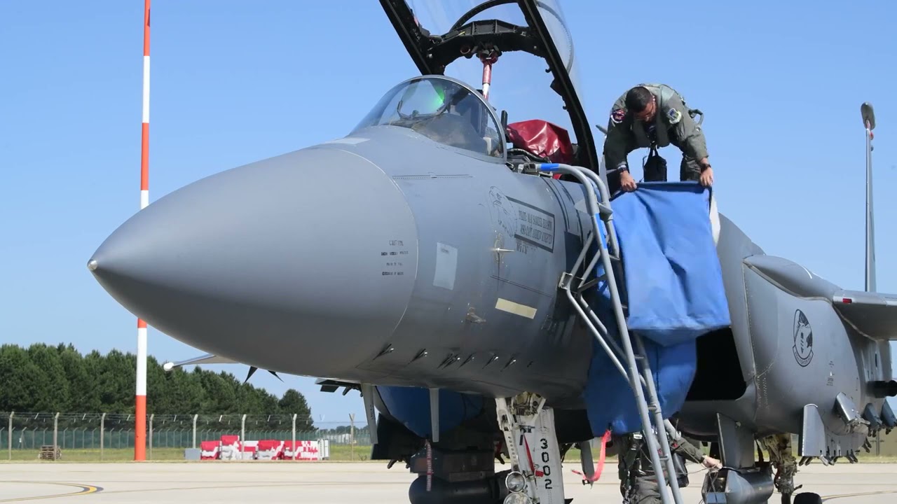 US Military • Blue Squadron Daily Ops • United Kingdom - YouTube