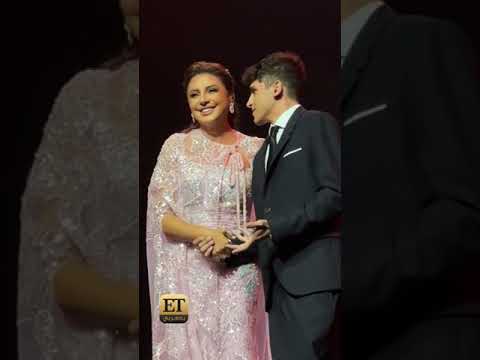 عبدالرحمن فهد الشلبي كويتي الجنسية لازم يتكلم كويتي أنغام مع ابنها بحفل الكويت