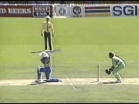 Sweet sweep by Arjuna. Superb Arjuna Ranatunga six vs Pakistan Adelaide Oval ODI 1989/90