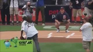 Snoop Dogg Baseball Throw Fail Gif