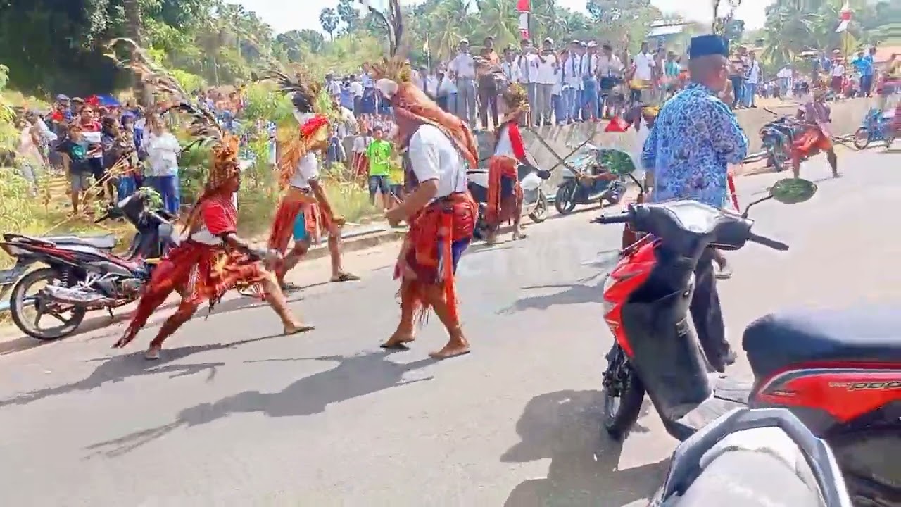 Pertunjukan adat pulau kisar
