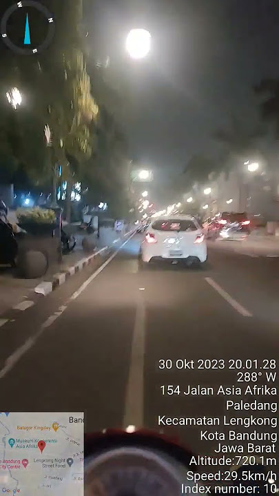 Jl. Asia Afrika di malam hari