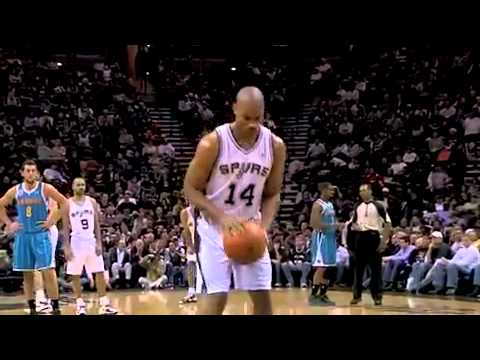 NBA Gary Neal air handshake Fail at free throw 12/05/2010 Funny!!!