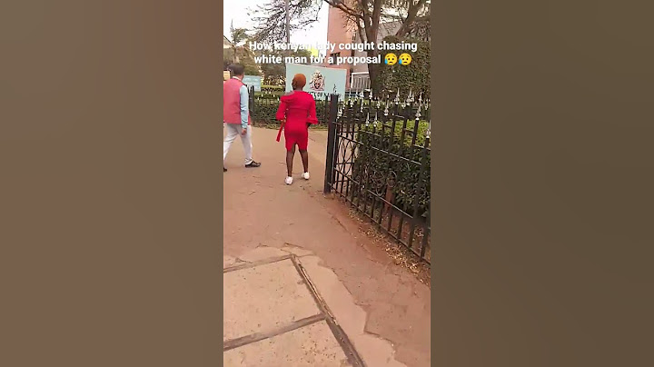 THIS HOW A KENYAN LADY COUGHT IN CAMERA CHASING WHITE MAN (MZUNGU) FOR A PROPOSAL 😥😥 #viralvideo