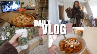 DAILY VLOG: Homemade Flapjack, London Walks & Friday Night Flat Fun | Ames Banks DAILY VLOG: Homemade Flapjack, London Walks & Friday Night Flat Fun | Ames Banks
