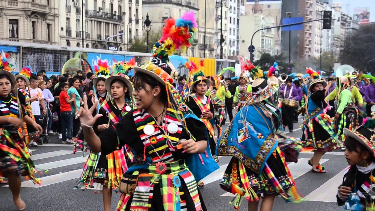 comemoracao ao dia de La Paz, Bolivia, genuina manifestacao da cultura popu...