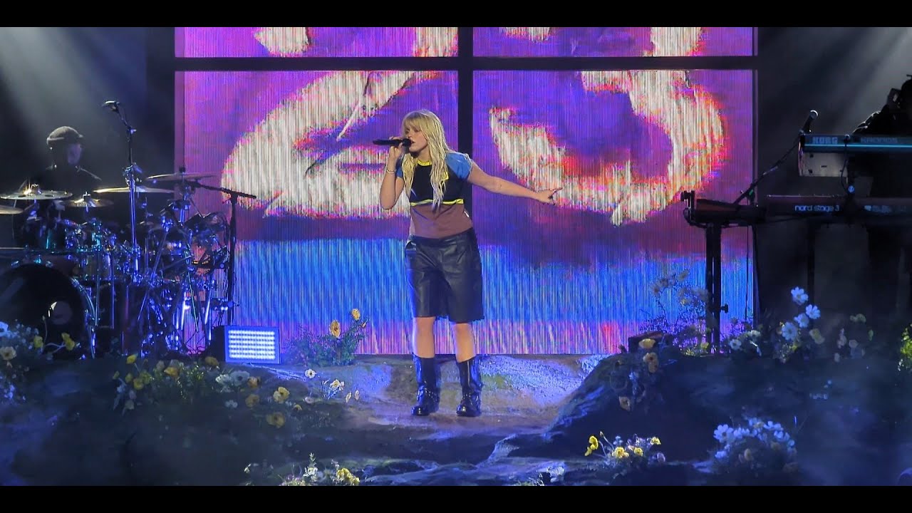 Reneé Rapp-23- Live @ The Fox Theater Oakland CA October 2, 2023 - YouTube