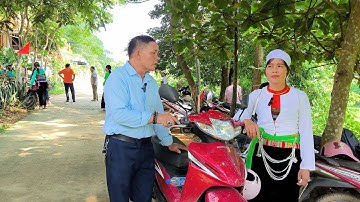 Hát tiếng Mường tại nhà nghệ nhân ưu tú Quách Lon