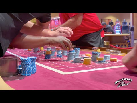 Live Roulette | Hollywood Casino Joliet Illinois | This Table Was PACKED with People