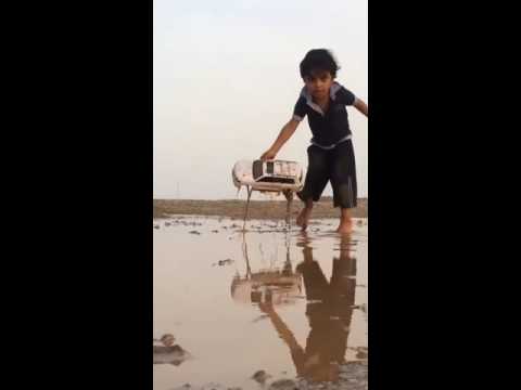 طفل أنقذ سيارة جمس