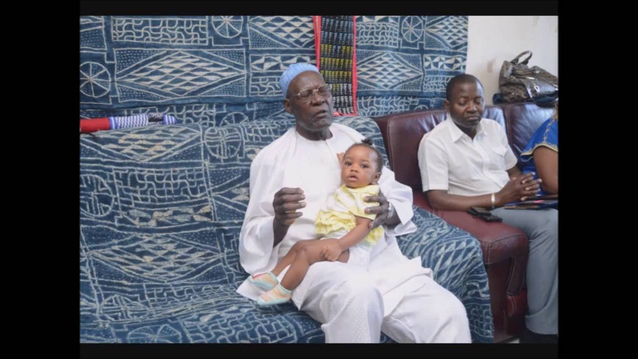 Visite du Roi BAMENDJOU chez sa Fille JOSETTE à PARIS