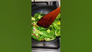 Салат из капусты Бок-чой.