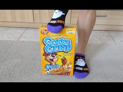 🎃 my little Halloween Socks Destroy a cereal box 🤗 FOOT FETISH ASMR