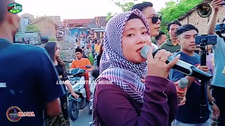 RUNTAH VERSI DANGDUT JALANAN IRAMA COVER NIA DIRGHA FEAT RIAN YG BERSUARA MERDU