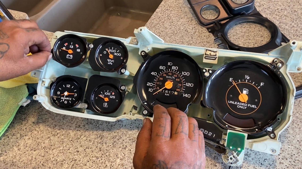 How to clean square body/c10  gauge