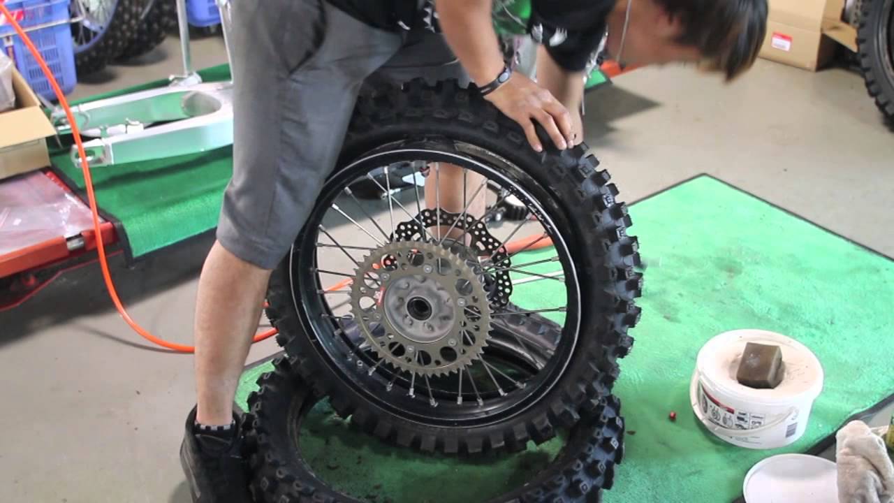 Dirtsports 基礎からコツまで分かるENJOYメンテ特別編 星野優位選手の