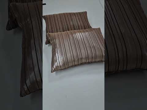 Комплект декоративних подушок Firanka Line 45х35см 2шт коричневий і сріблястий (п_0797), відео 1