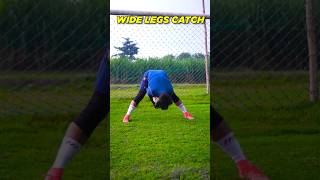 Mau jadi kiper pro? Kuasai teknik ini!! 😁 #shorts