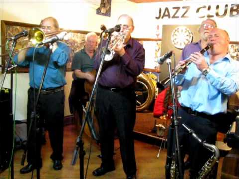 Millennium EagleJazz Band play Under the Double Eagle.