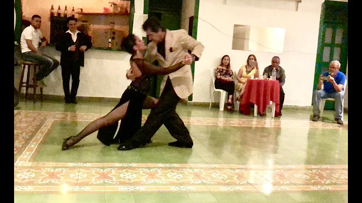 Eddy Hernandez & Diana Fajardo, performing in Cali...