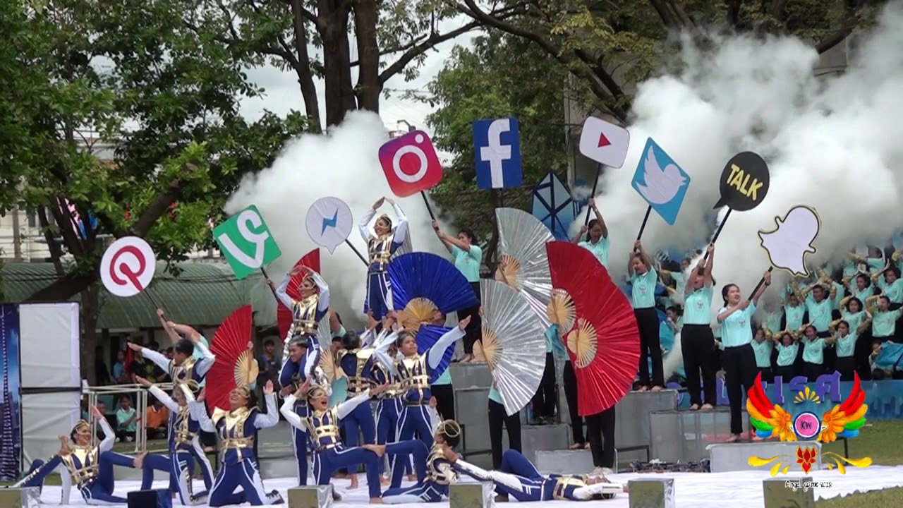 แสดงศักยภาพเชียร์ลีดเดอร์ คณะแววมยุเรศ(สีฟ้า) การแข่งขันกีฬาสีภายในโรงเรียนกัลยาณวัตร ประจำปี 2561