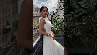 Vestido Midi: Elegância e Feminilidade em Cada Detalhe