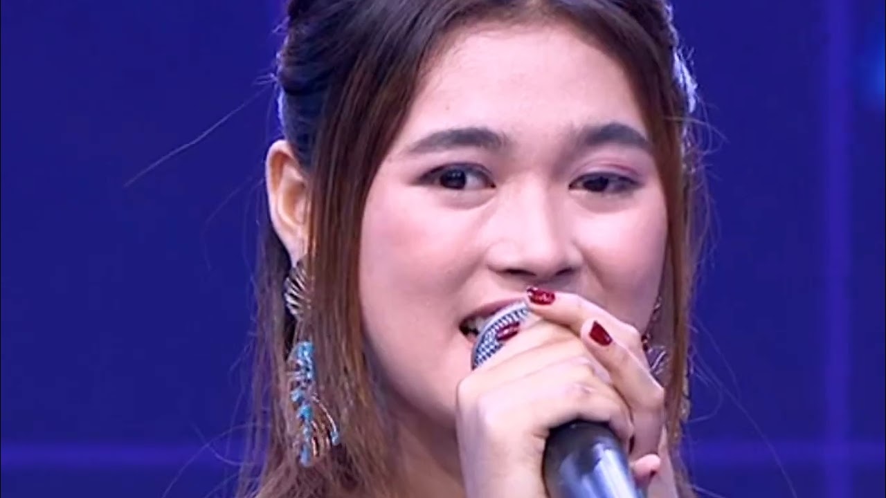 Ayu adalah seorang pengamen dari masih kecil dulu pernah jadi korban banjir sekarang tinggal dirusun