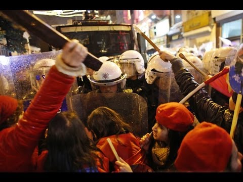 Girls vs Cops: Violent clashes erupt at Intl Women's Day march in (Turkey)  3/9/14