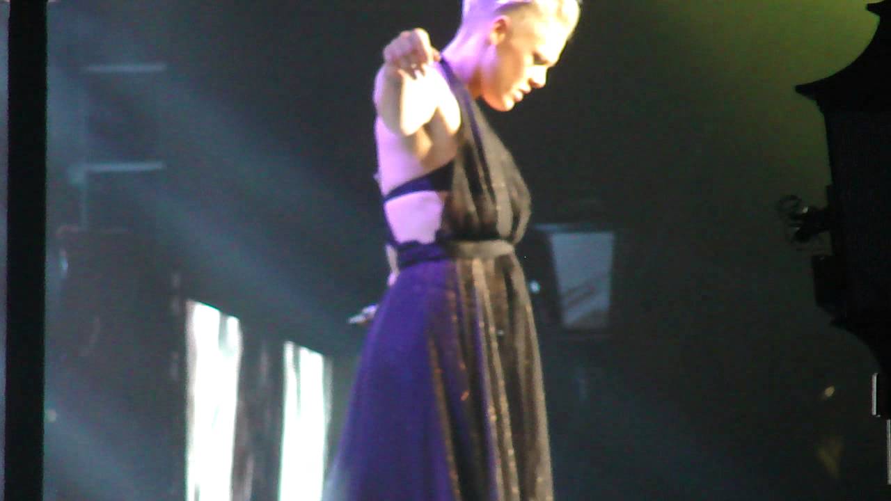 Pink live in Toronto 2013 Just Give Me A Reason YouTube