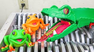 COBRA SNAKE EATS FROGS! OLD TOYS RECYCLED IN SHREDDING MACHINE