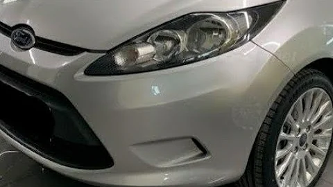 Où se trouve le démarreur sur une Ford Fiesta ?