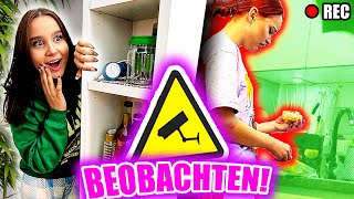 GEHEIMENRAUM BAUEN und Schwester beobachten! (Verstecken in der Küche )  Celina