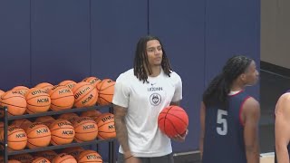UConn men's basketball team holds first official practice