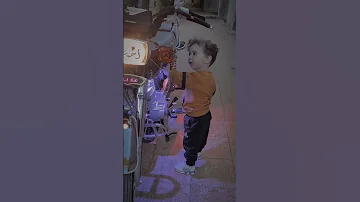صغير بعدك عل هوا وانا حبك ياصغيرون 