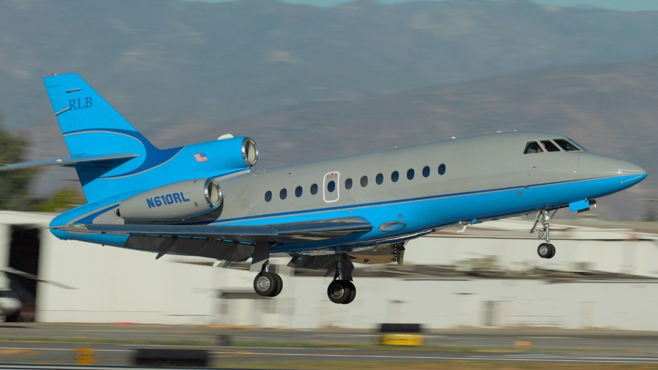 Private Jets LANDING and Taking Off at VAN NUYS AIRPORT - YouTube