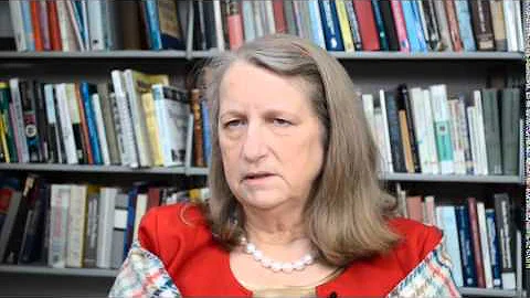 Shoemaker (BSJ/MSJ '72) receives Stempel Award