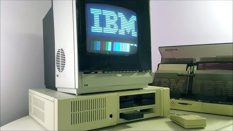 1984 IBM PCJr 4860 personal computer