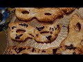 Maschere di carnevale di pasta sfoglia