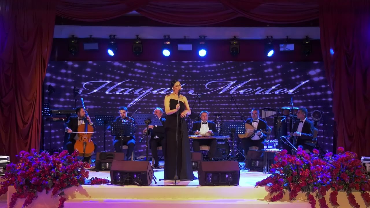 Hayat Mertel - Nasıl Geçti Habersiz (Ritz Carlton İstanbul Otel - Canlı Performans)