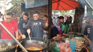 Momen Hasto dan Djarot Masak Mie Balap Krakatau Medan, Promosikan Kuliner Lokal